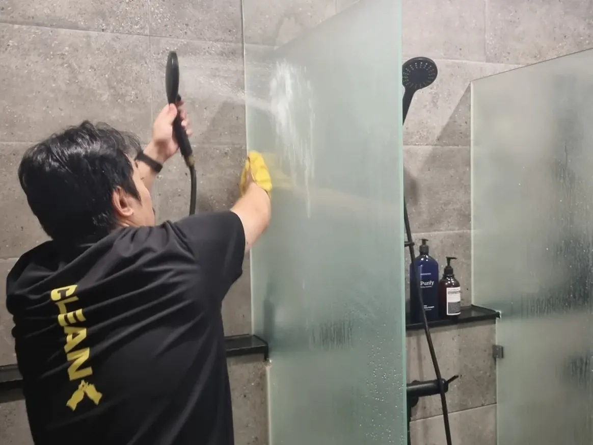 영천시 서산동 건물 세면대·파우더룸 바닥 위생청소 사례 - 행진크린